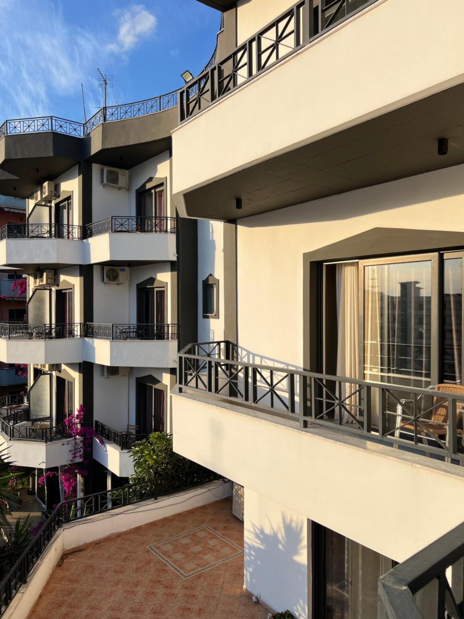 Prive City Hotel Саранда Экстерьер фото
